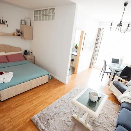 By The Lake Apartmán *