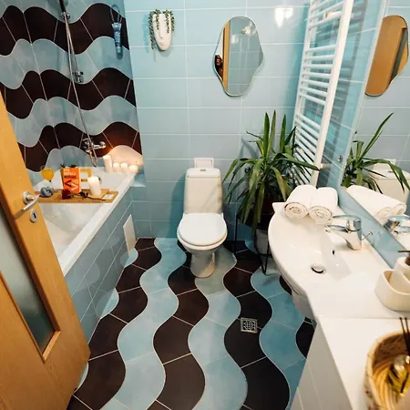 By The Lake Apartment *