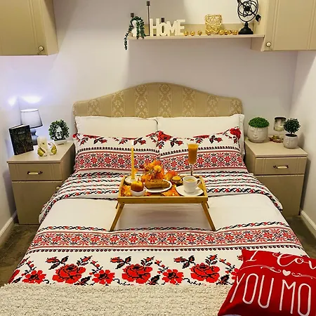 Apartment By The Lake