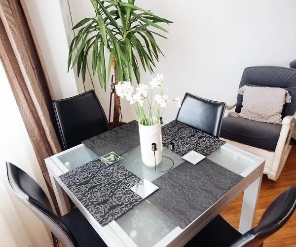 アパート By The Lake *