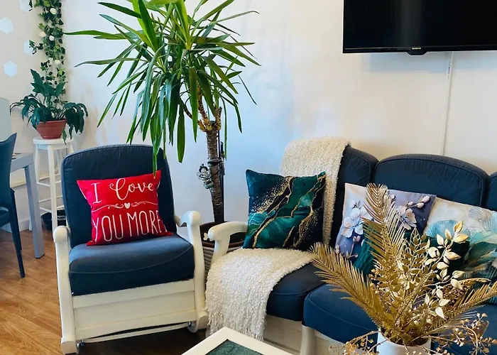 By The Lake アパート